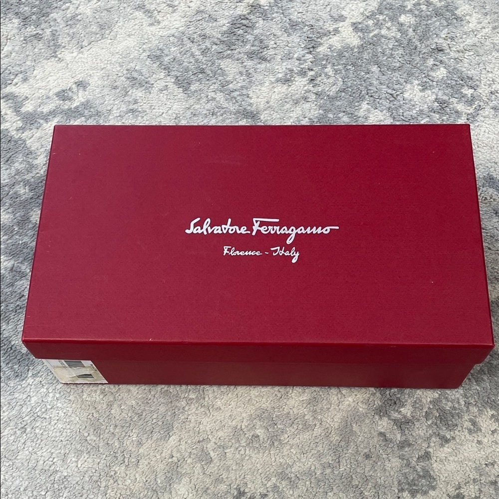 NIB Salvatore Ferragamo Reina Loafer Heels Pumps Red Oxblood Glossy Sz 5.5 - Picture 2 of 15